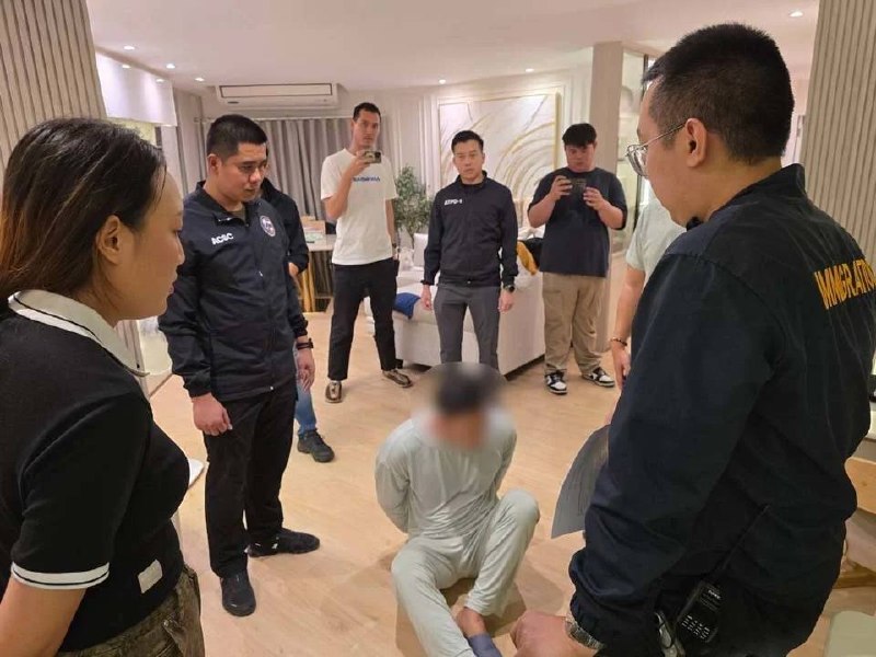 泰国警方在曼谷逮捕两名涉嫌迪拜绑架案的中国籍通缉犯
